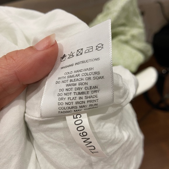 Charlie Holiday Mia MIDI Dress- green floral - Picture 8 of 11